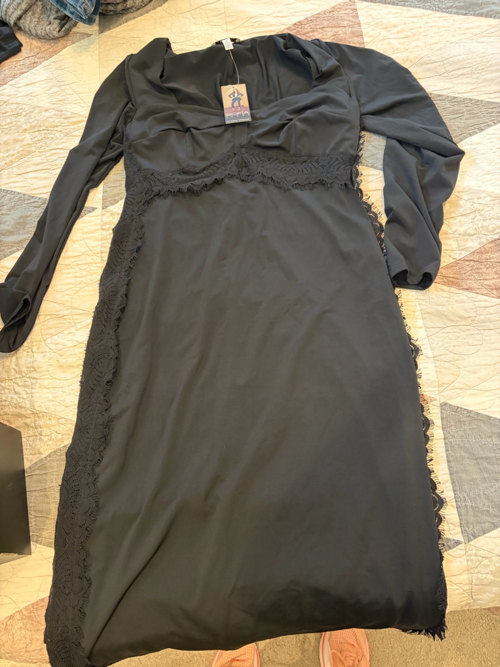 sofia by sofia vergara Black Long Sleeve Lace-Trim Dress